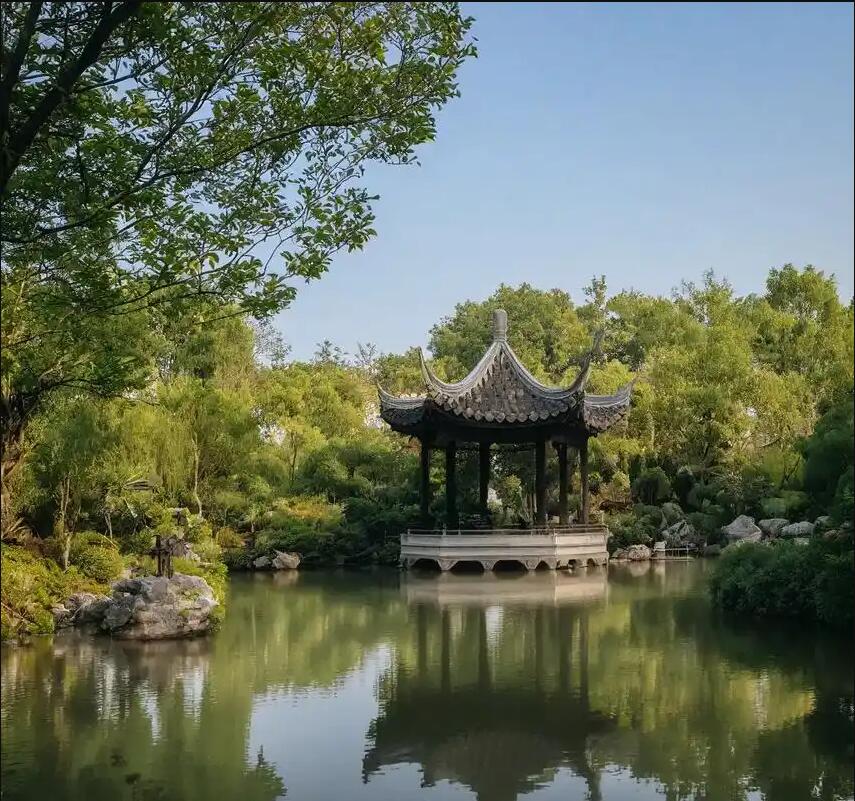 鸡西鸡冠逃离土建有限公司